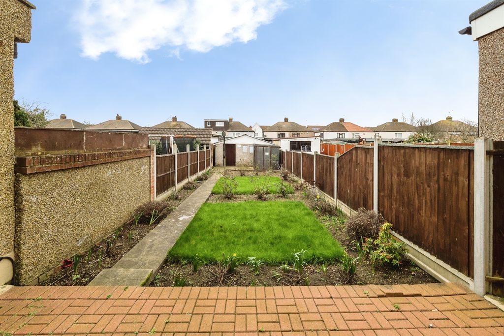 Property photo 2 of 20