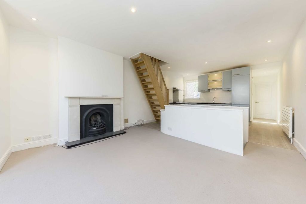 Property photo 2 of 7