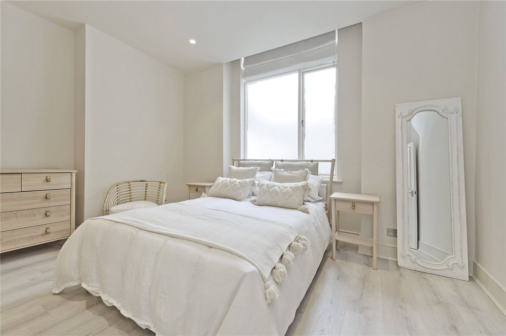 Property photo 3 of 14 Bedroom