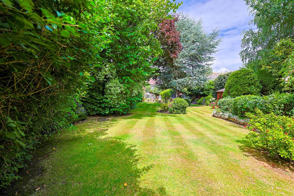 Property photo 2 of 46