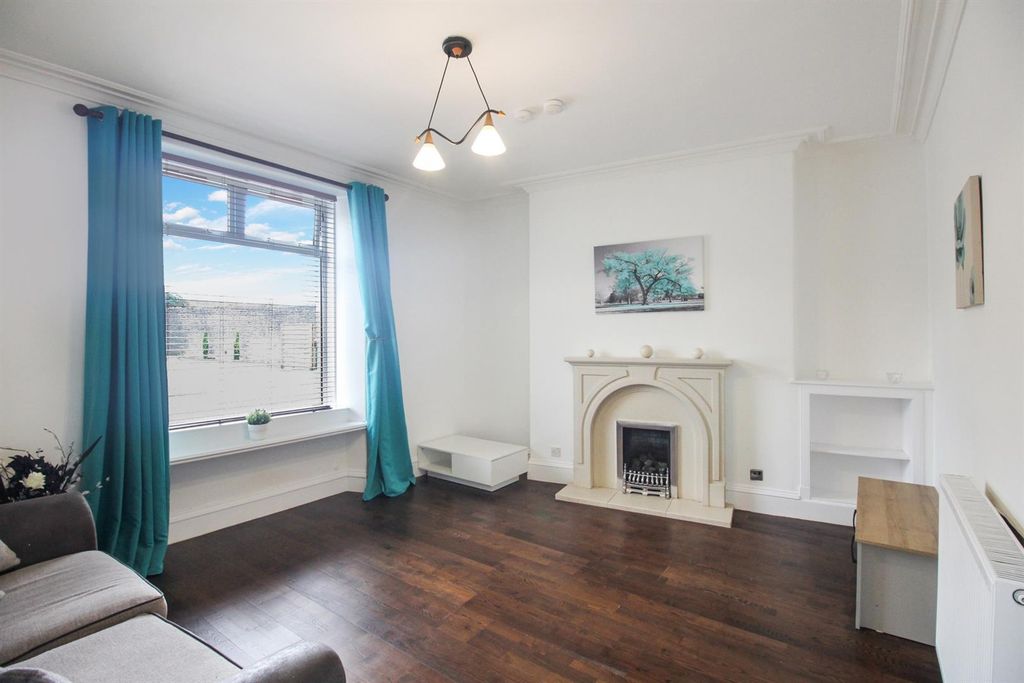 Property photo 3 of 12 03- Lounge 1c.Jpg