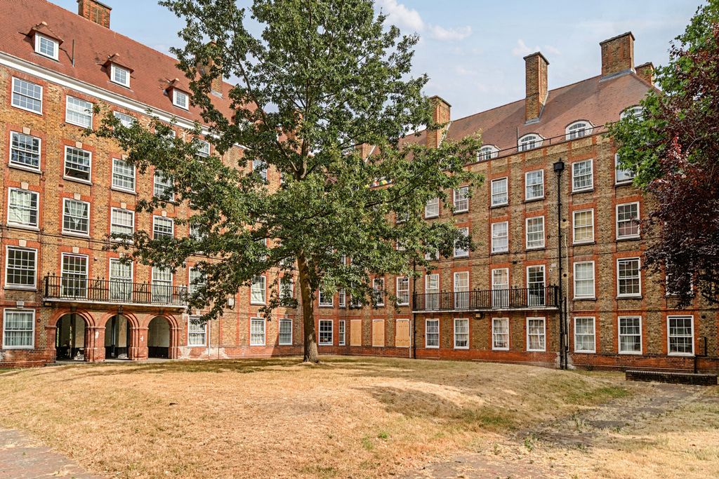 Property photo 1 of 17 1496447-17-6A6382...