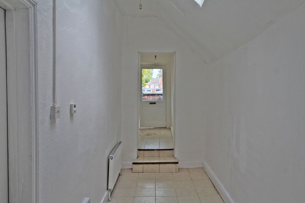 Property photo 2 of 8 Photo 7