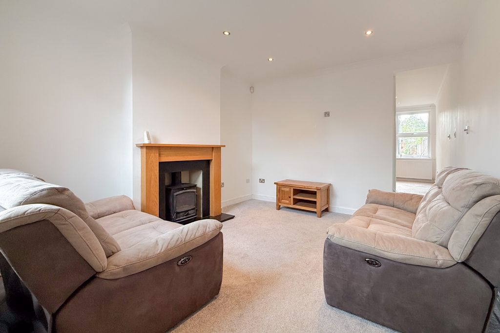 Property photo 2 of 15 5526784