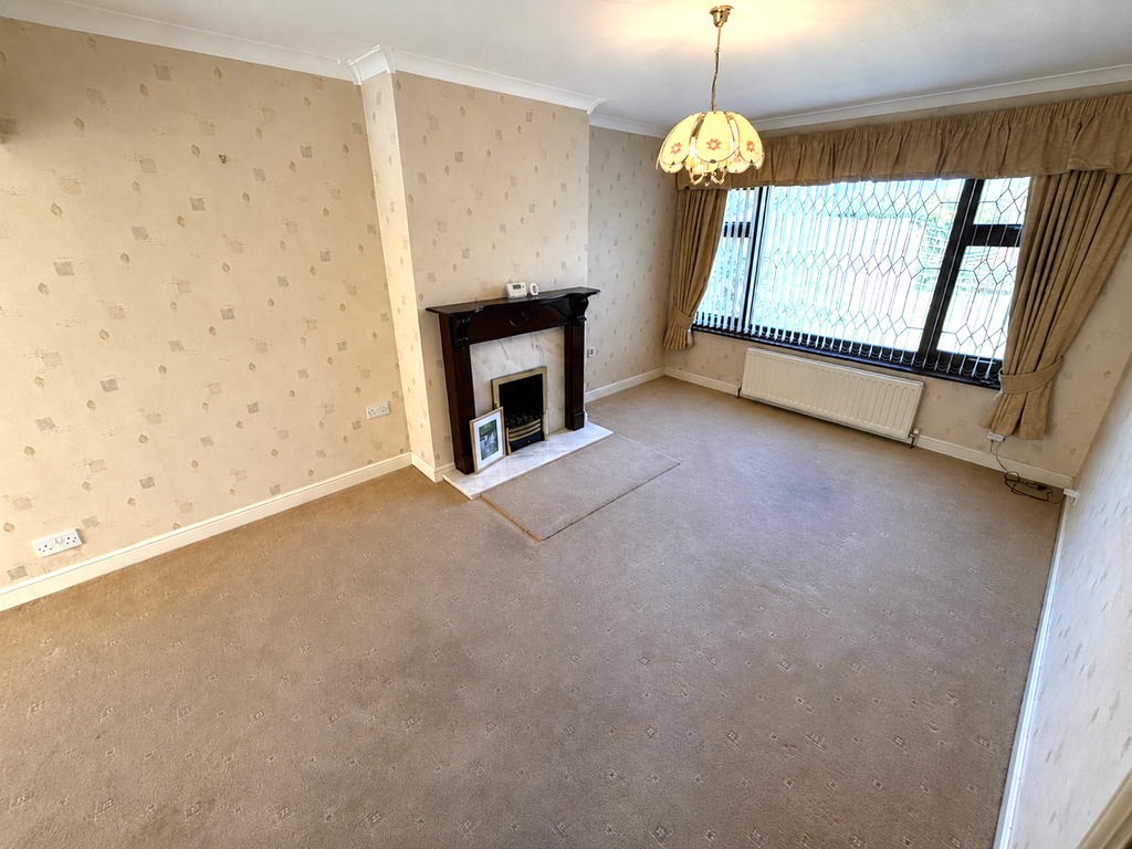 Property photo 3 of 13 E5CC8072-6870-41Ab-Af9C-E322404Bb866