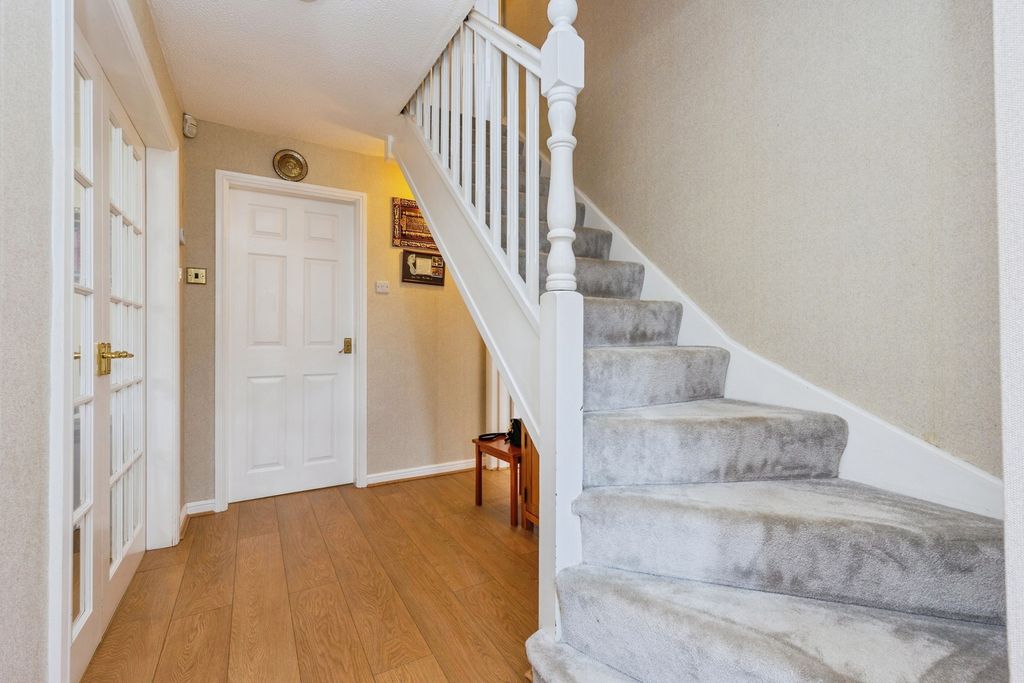 Property photo 3 of 23 Pbox-Img.Jpg