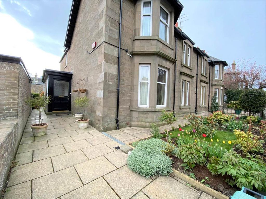 Property photo 2 of 20 Front Garden