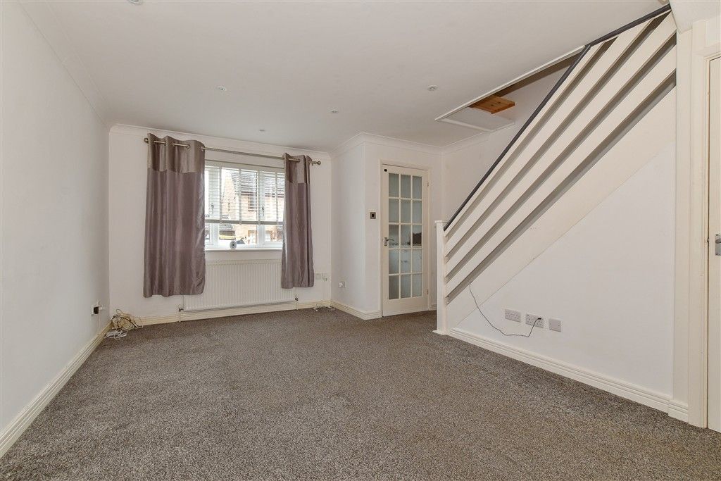 Property photo 3 of 10 Lounge