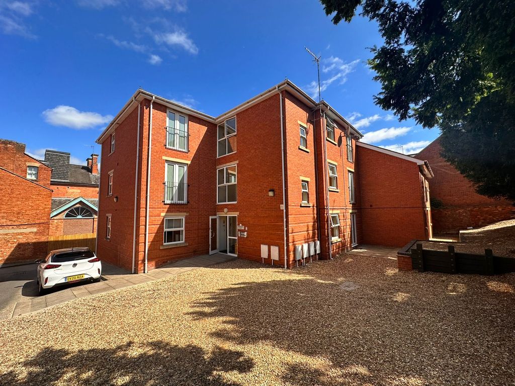 Property photo 3 of 12