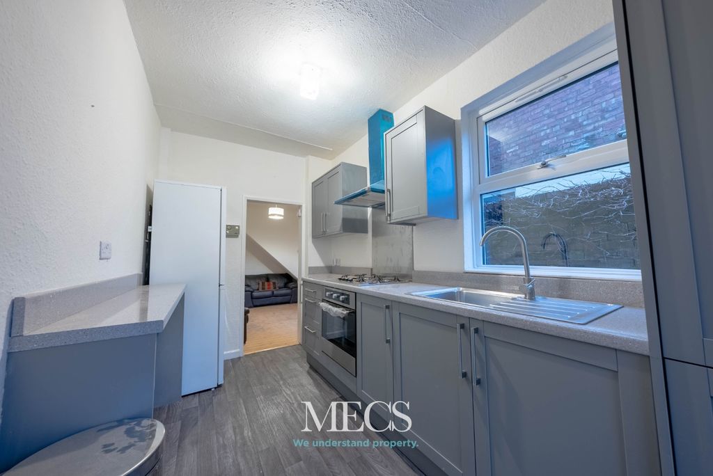 Property photo 3 of 14 3810753