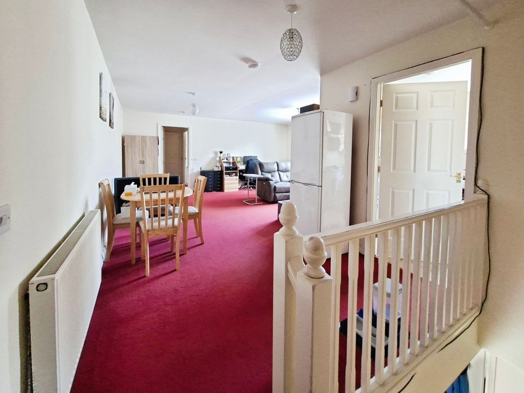 Property photo 3 of 10 Pbox-Img.Jpg