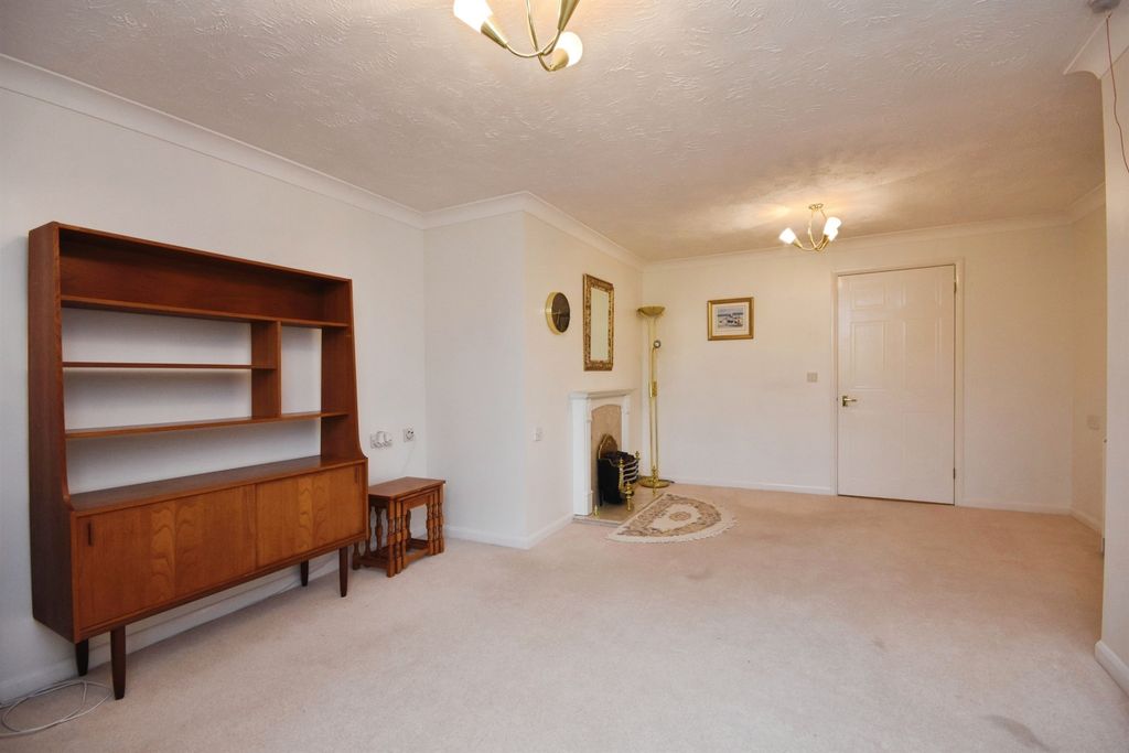 Property photo 3 of 15