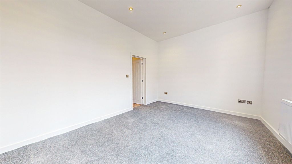Property photo 2 of 9 Picture No. 01