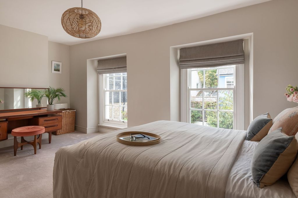 Property photo 3 of 18 Clifton House, Strete