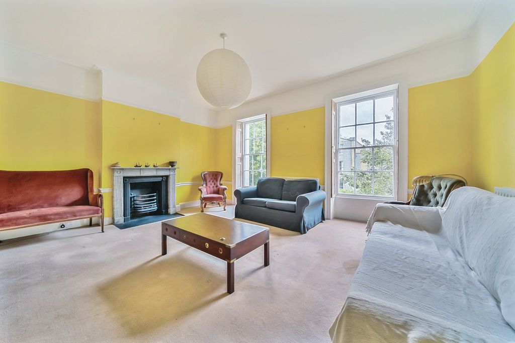 Property photo 2 of 19 Sitting Room