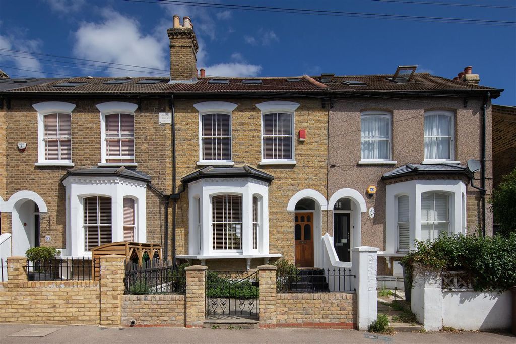 Property photo 1 of 41 Barclay Road, E17