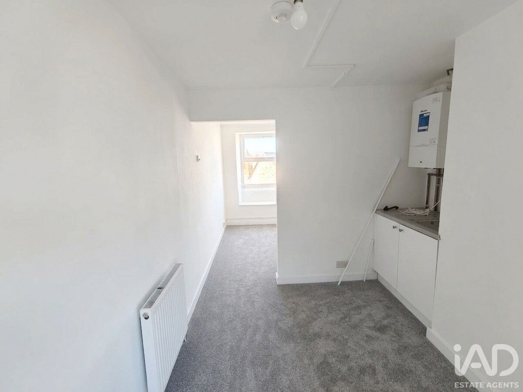 Property photo 3 of 6
