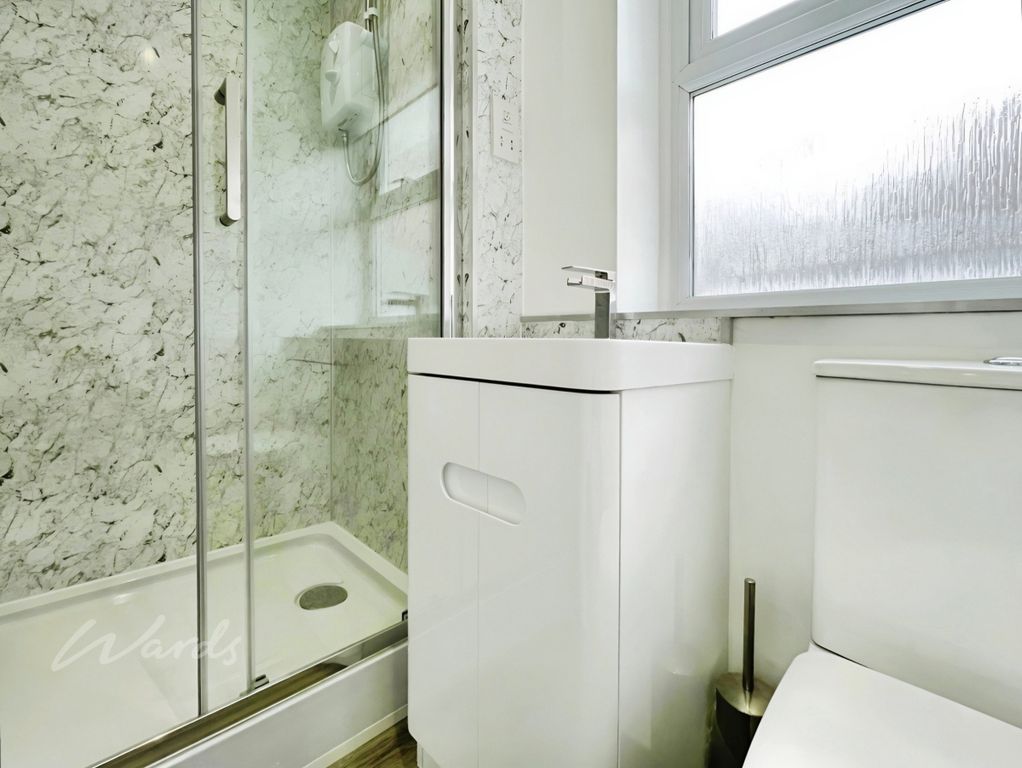 Property photo 3 of 7 Bathroom