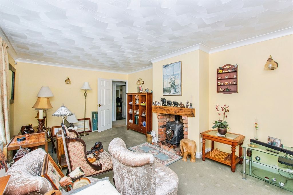 Property photo 2 of 16