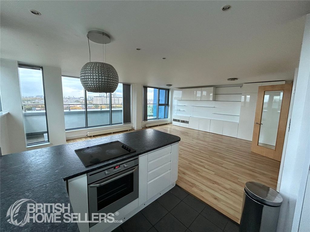 Property photo 2 of 8 Picture No. 10