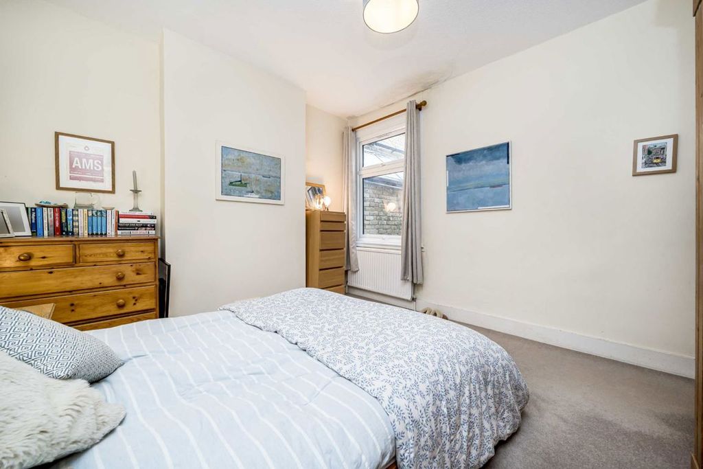 Property photo 3 of 6