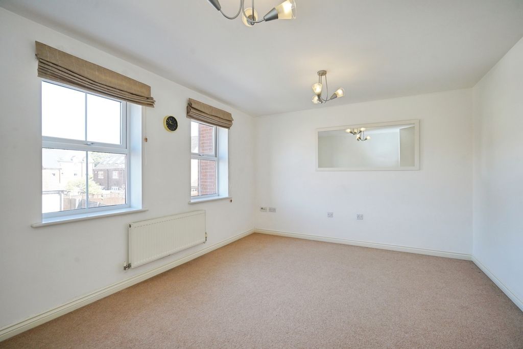 Property photo 2 of 16 Pbox-Img.Jpg