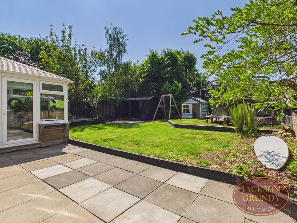 Property photo 2 of 22 Bridge Meadow
