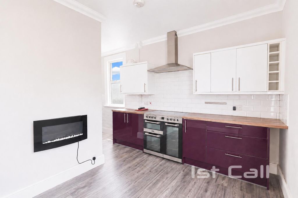 Property photo 3 of 14 Kitchen/ Diner