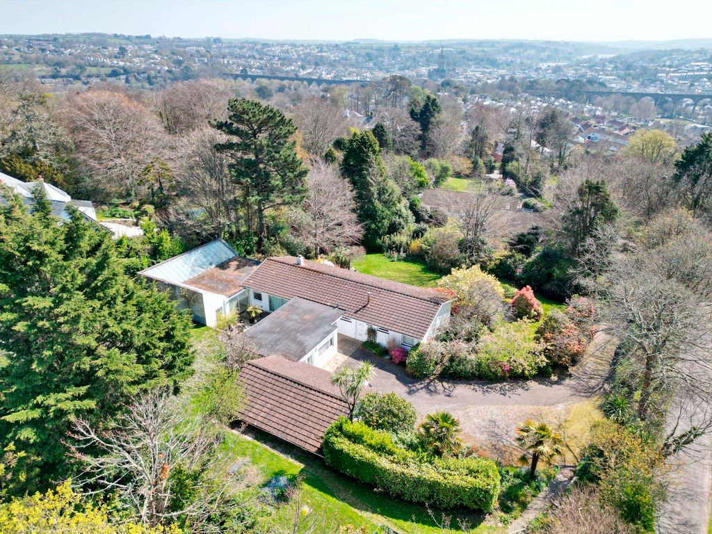 Property photo 3 of 17 Photo 3