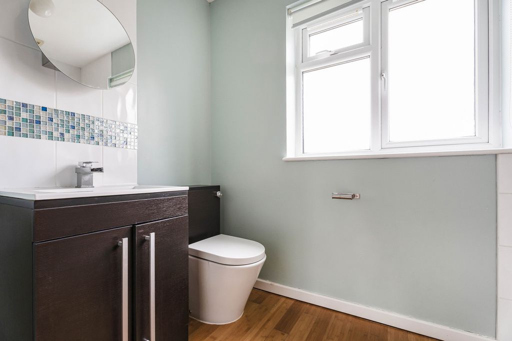 Property photo 3 of 25