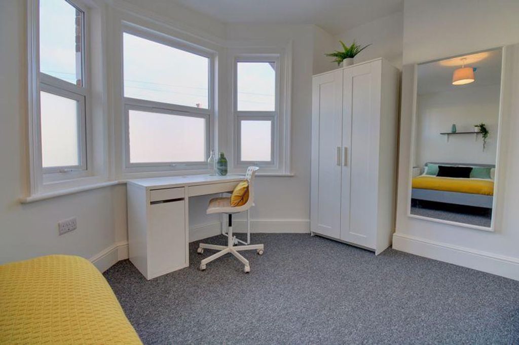 Property photo 2 of 8