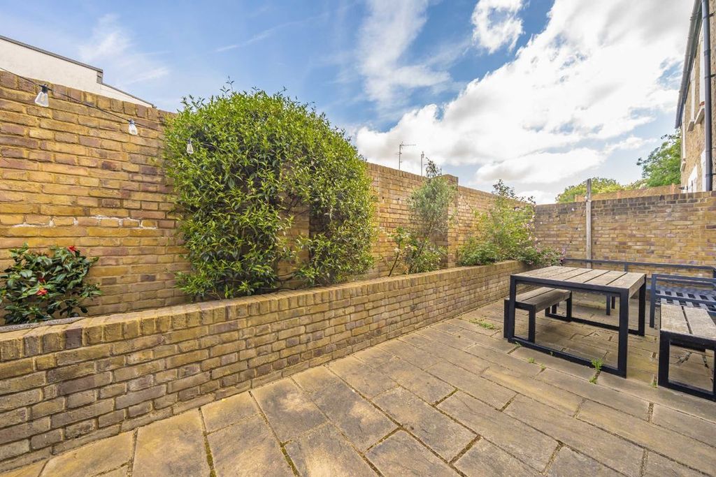 Property photo 2 of 7