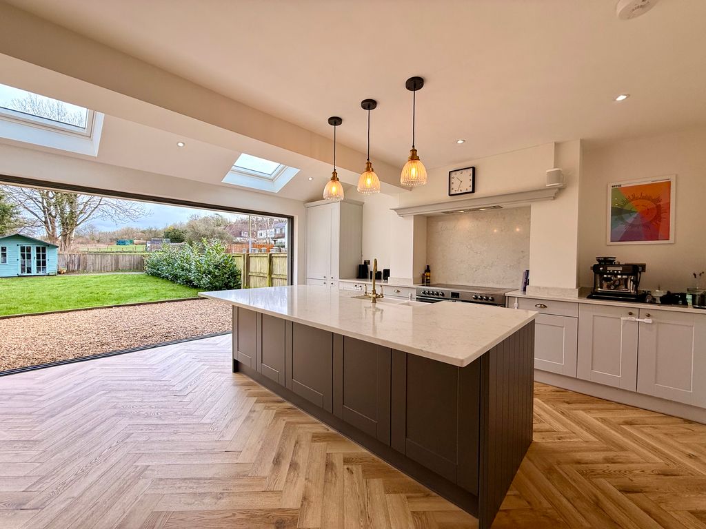 Property photo 2 of 16 Kitchen