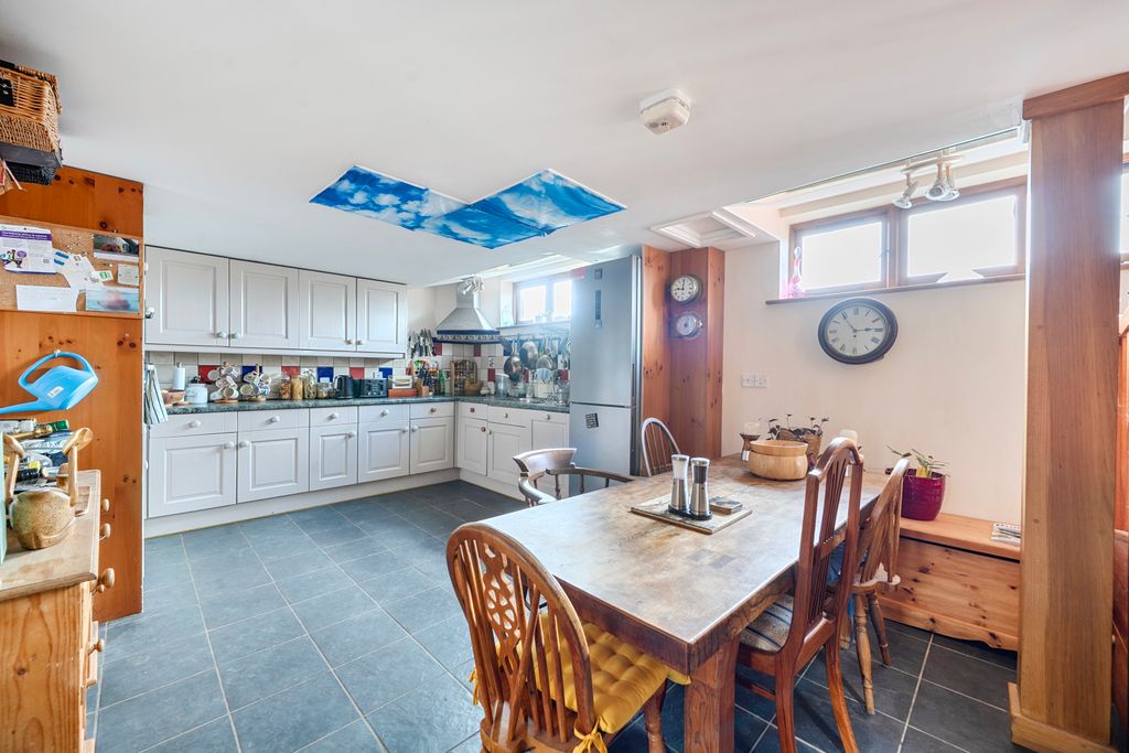 Property photo 3 of 12 Picture No. 05