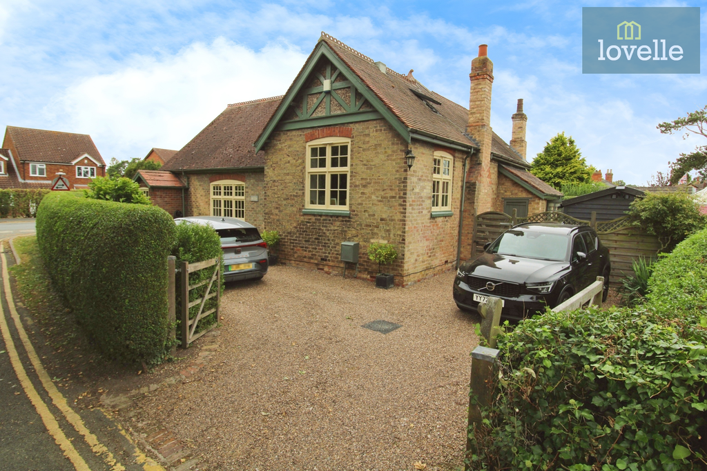 Property photo 2 of 27