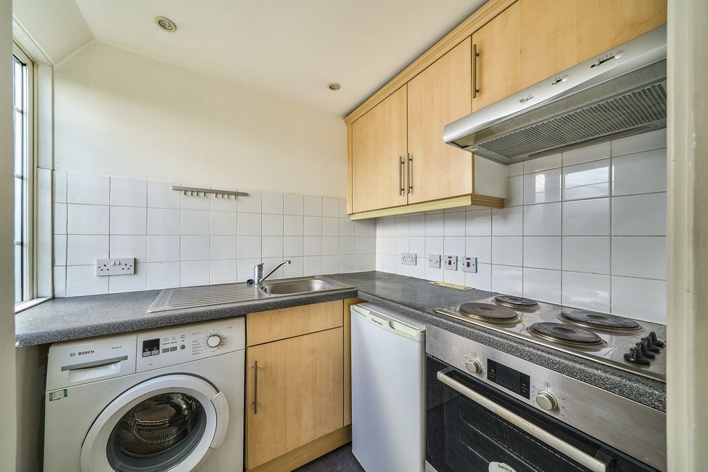 Property photo 3 of 8 Pbox-Img.Jpg