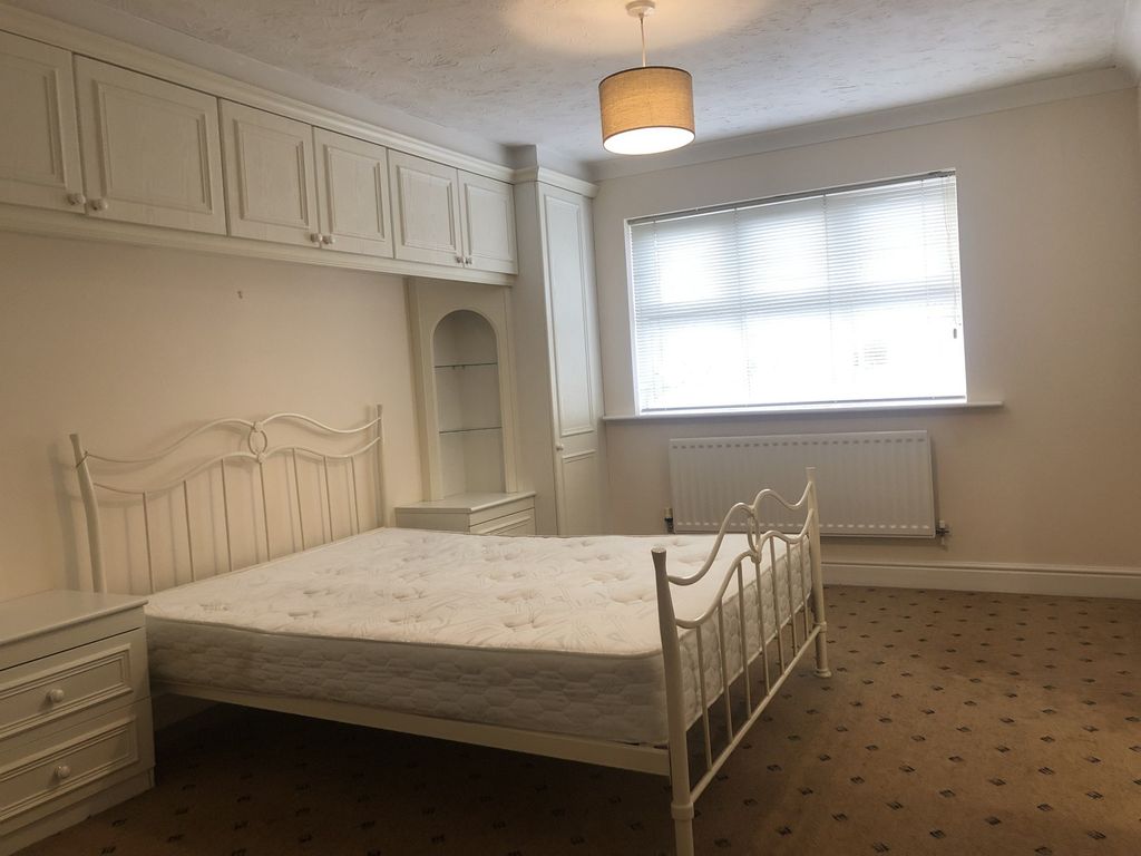 Property photo 1 of 3