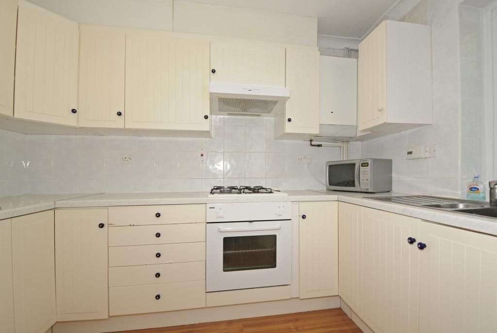 Property photo 3 of 12 Kitchen