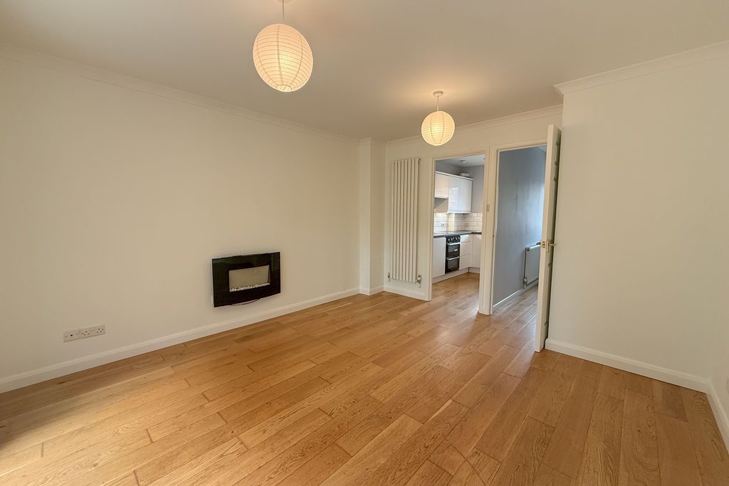 Property photo 3 of 19 Living Room