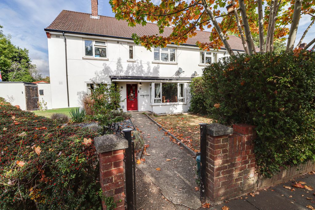 Property photo 1 of 17 External