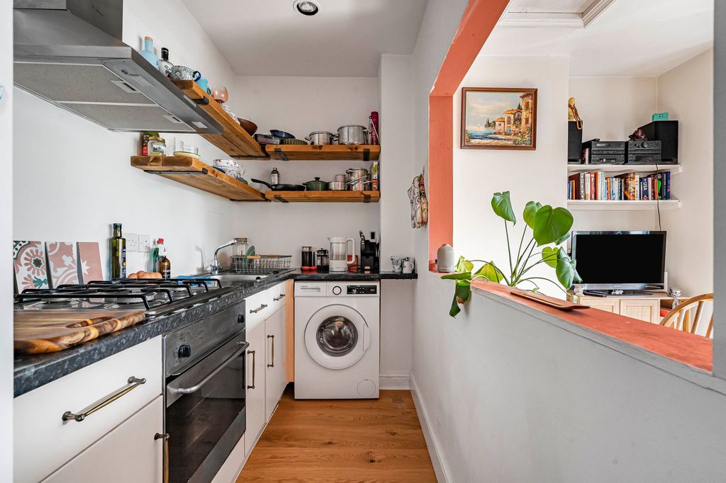 Property photo 3 of 9