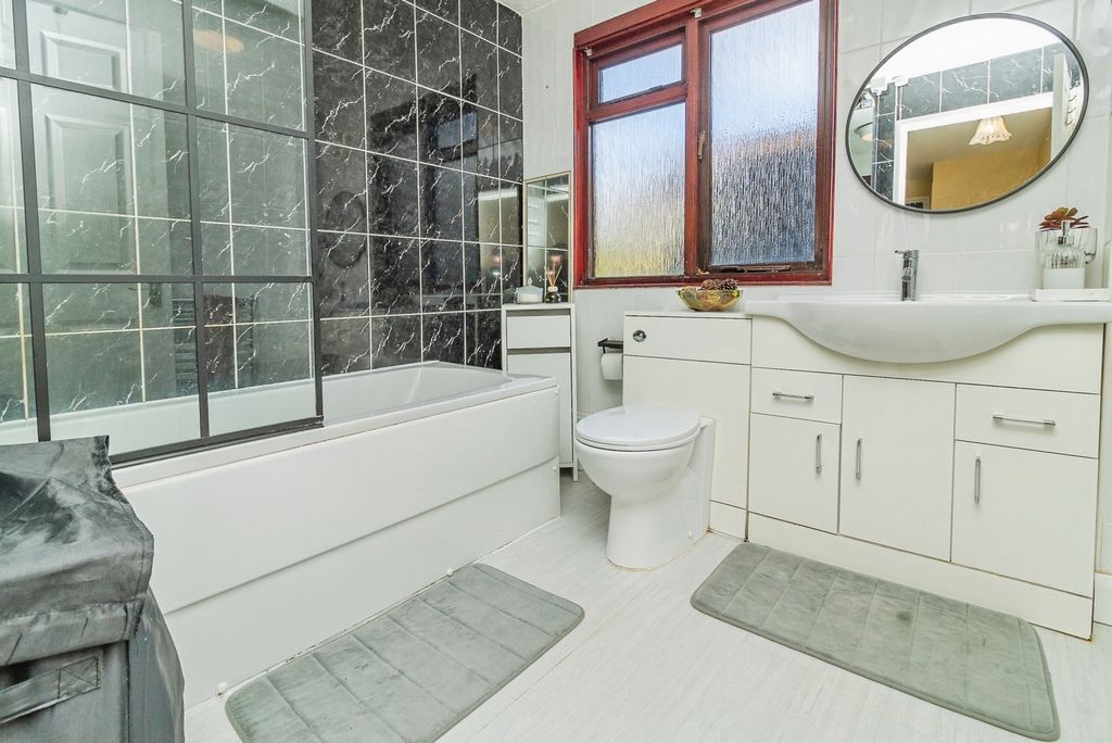 Property photo 3 of 21 Pbox-Img.Jpg