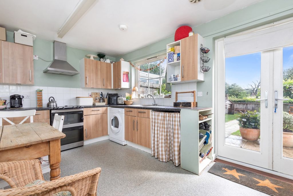 Property photo 2 of 16 5227312