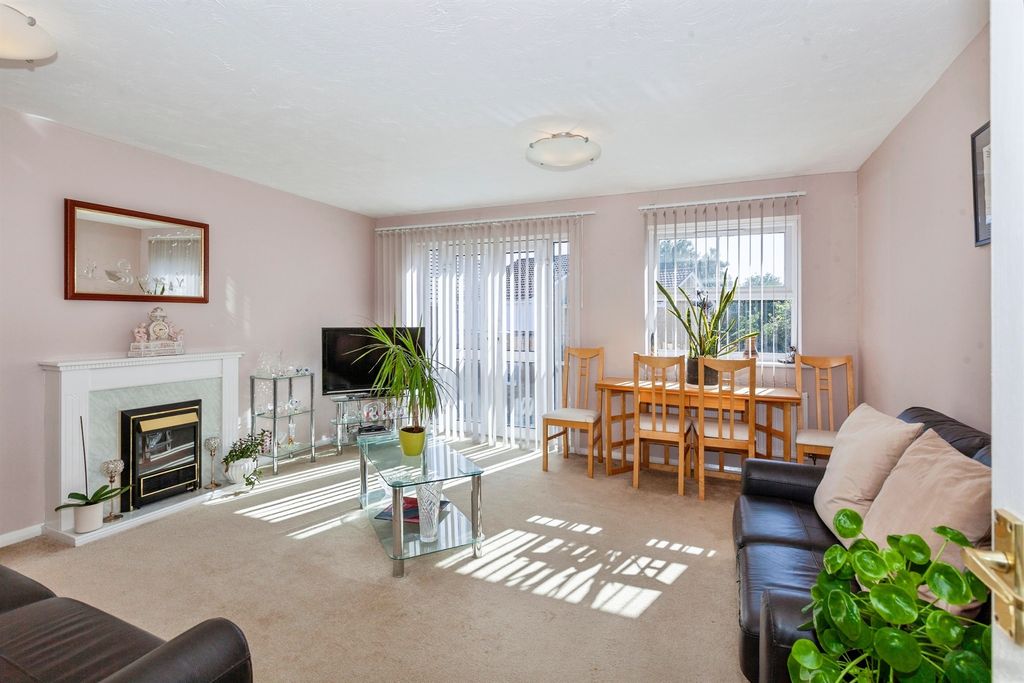 Property photo 2 of 23