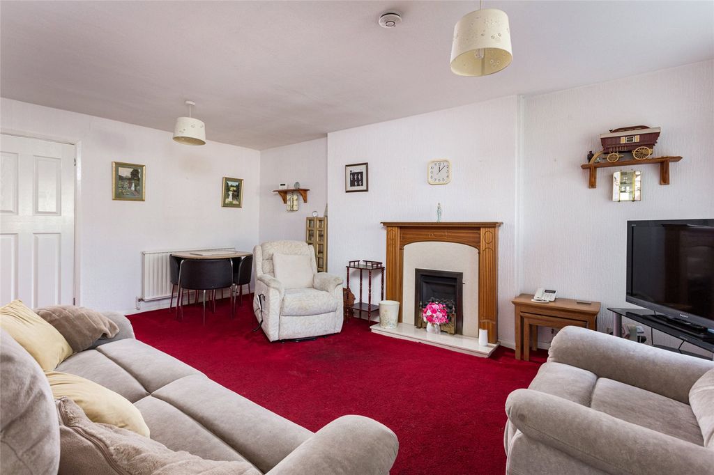 Property photo 2 of 12 Photo