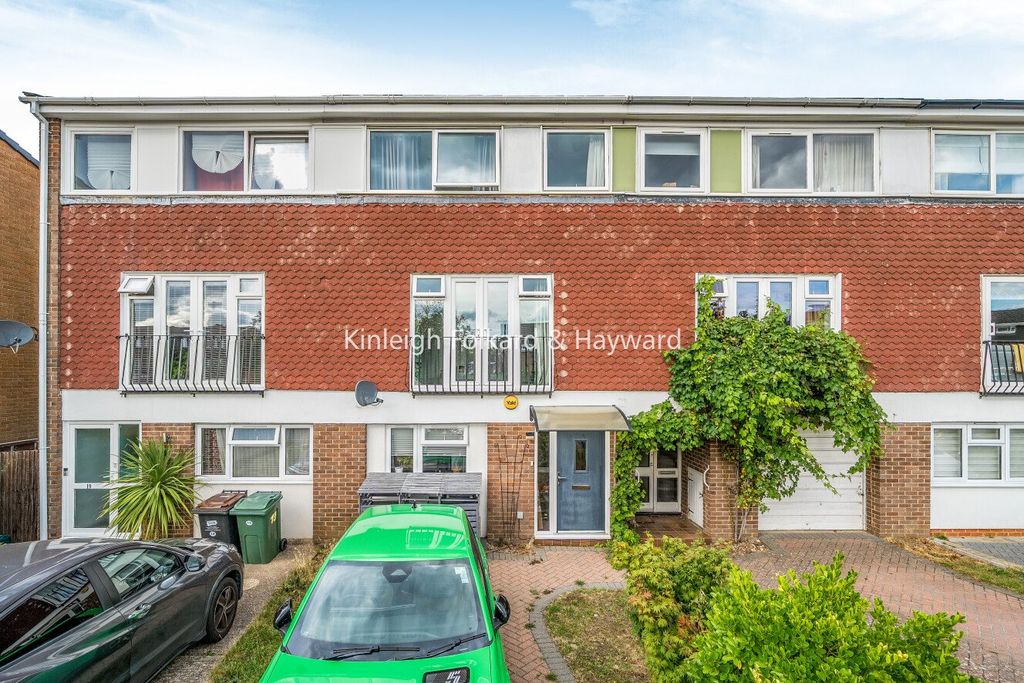 Property photo 1 of 18 External