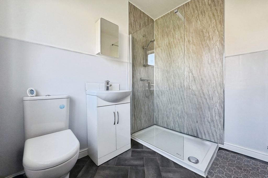 Property photo 3 of 9 Shower Room