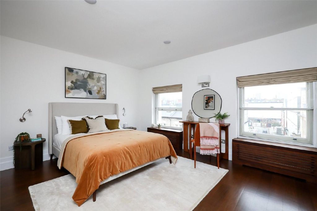 Property photo 3 of 16 Picture 3