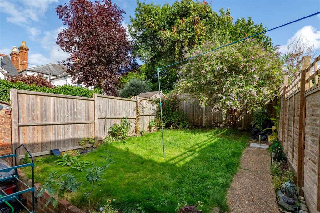 Property photo 3 of 13 Garden