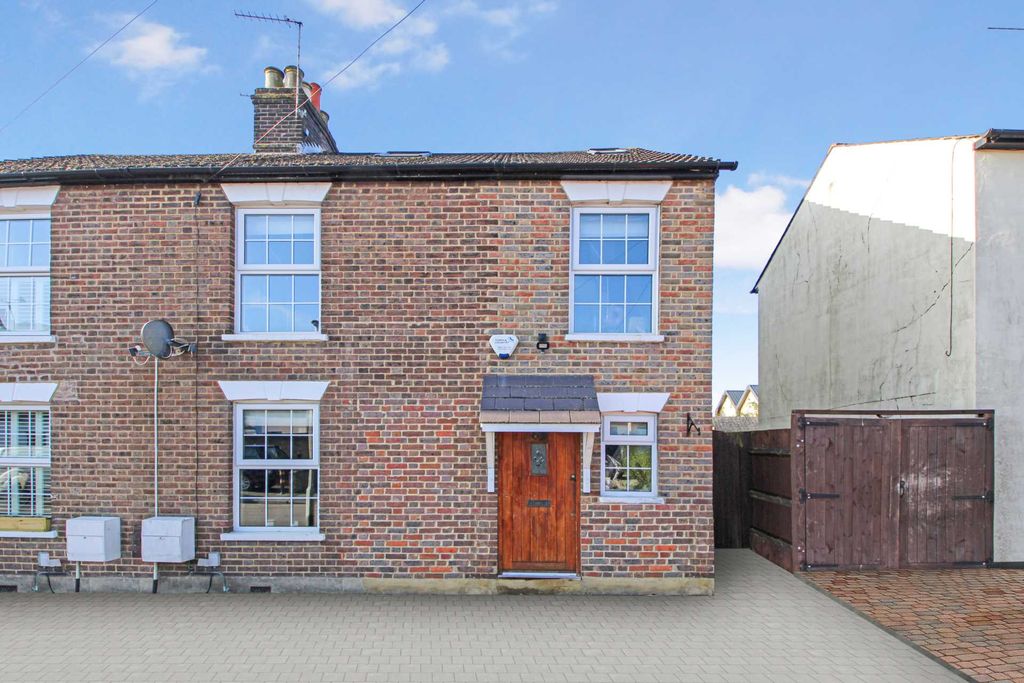 Property photo 2 of 16 Photo